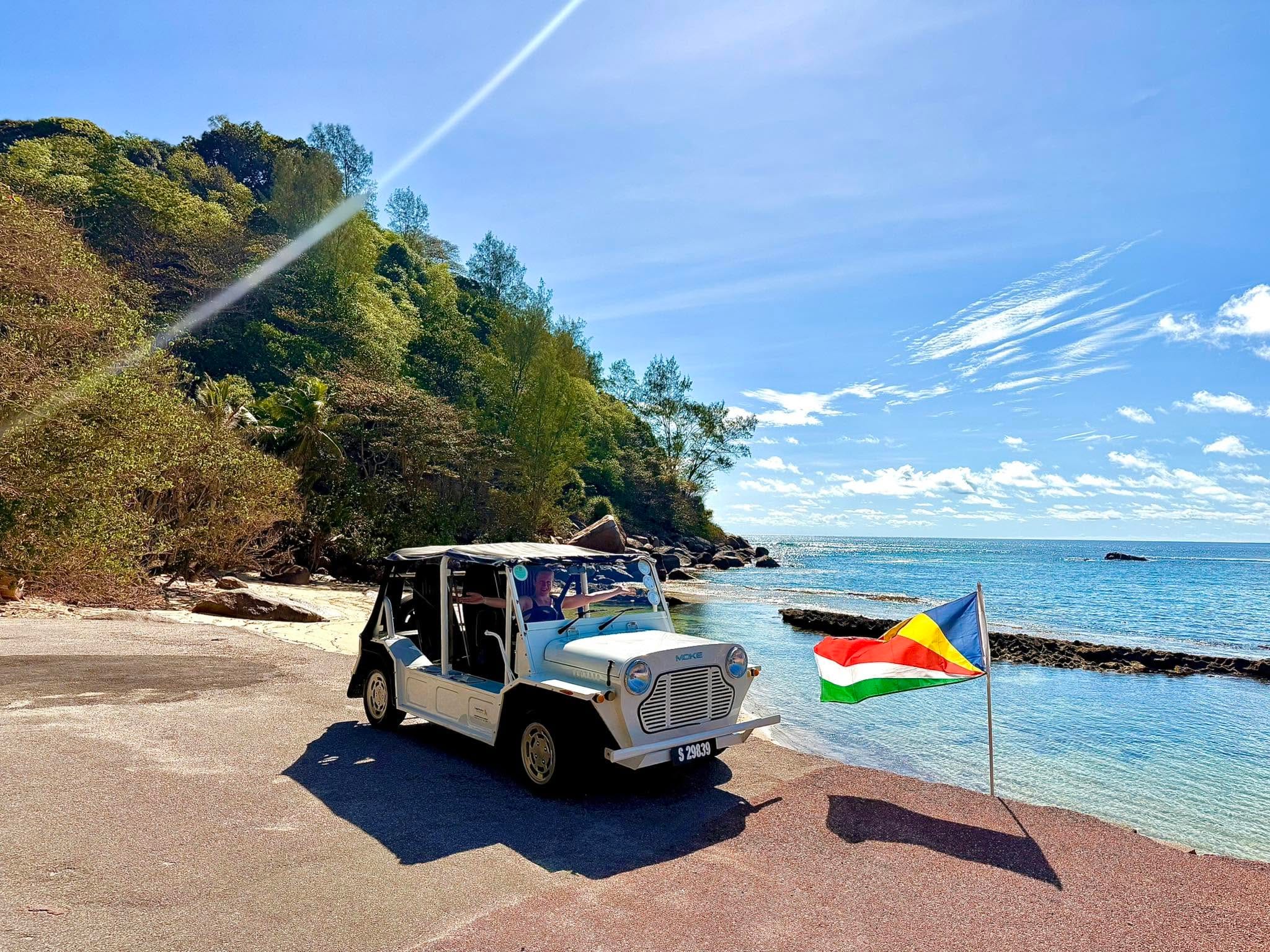 Mini Moke в аренду на Сейшелах — фото 2