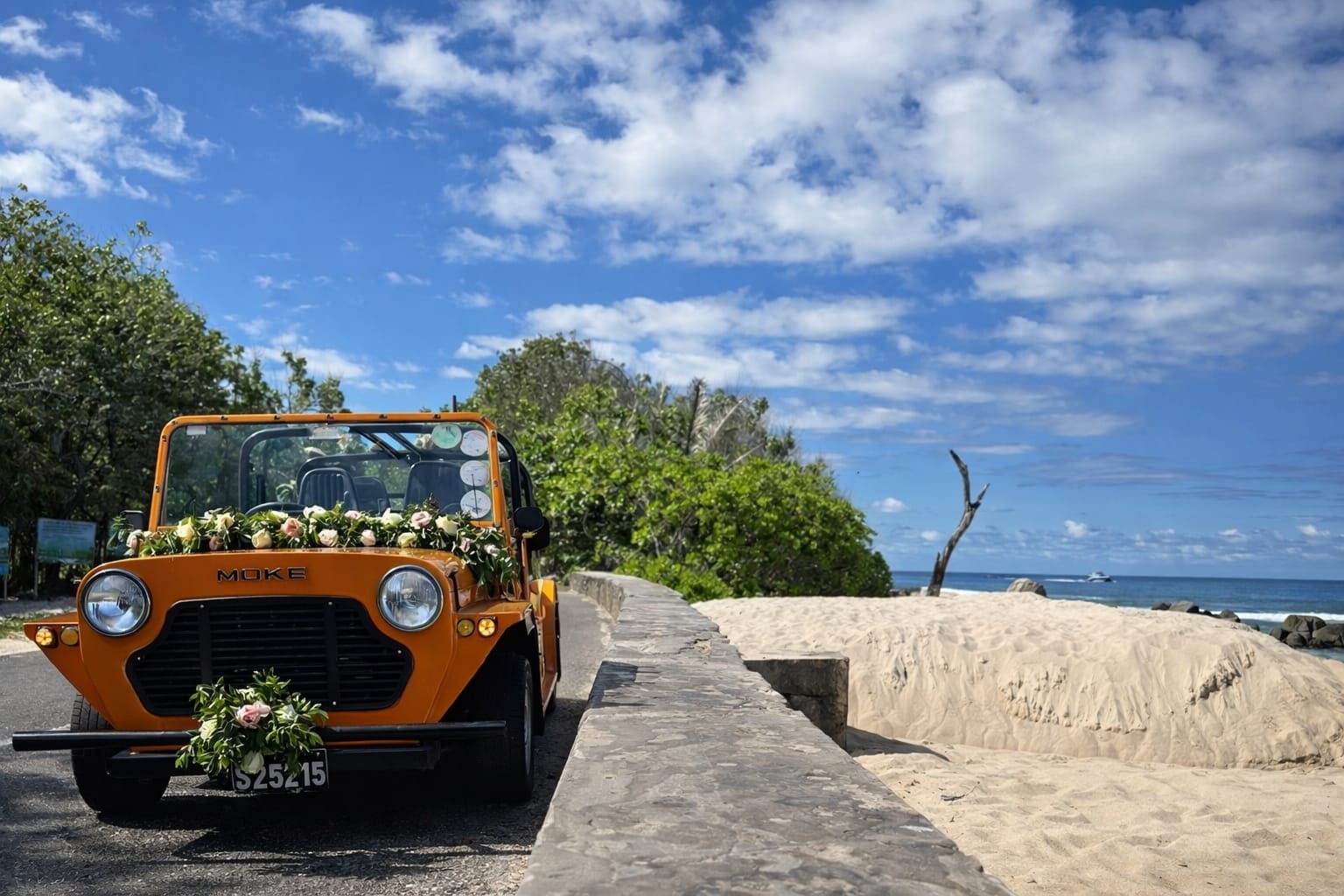 Mini Moke в аренду на Сейшелах — фото 4